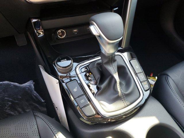 Photo of 2025 Snow White Pearl Kia Seltos