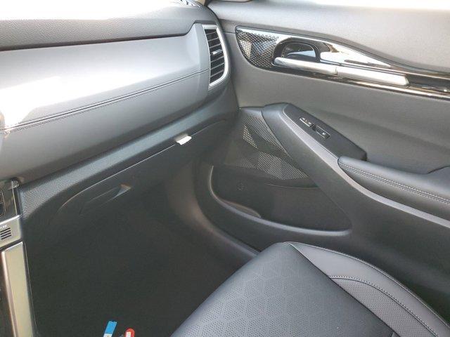Photo of 2025 Snow White Pearl Kia Seltos