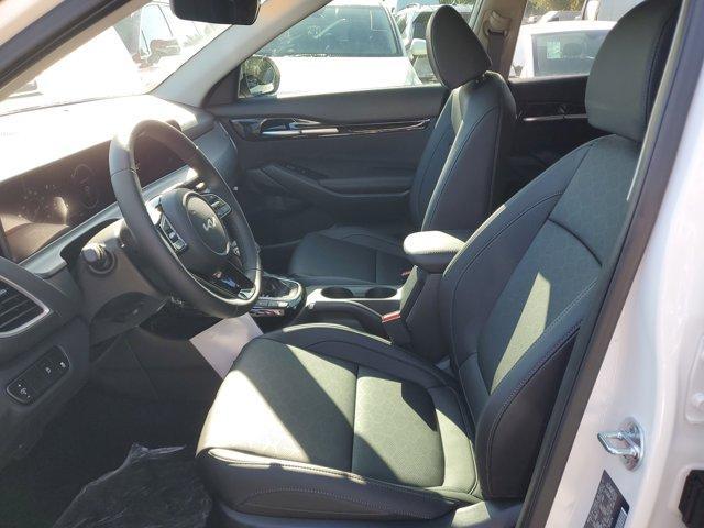 Photo of 2025 Snow White Pearl Kia Seltos