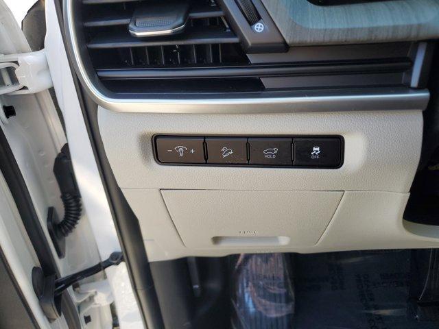Photo of 2025 Glacial White Pearl Kia Telluride