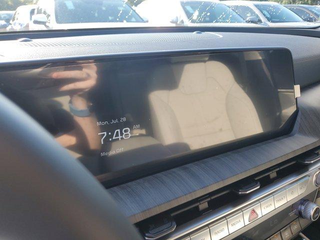 Photo of 2025 Glacial White Pearl Kia Telluride