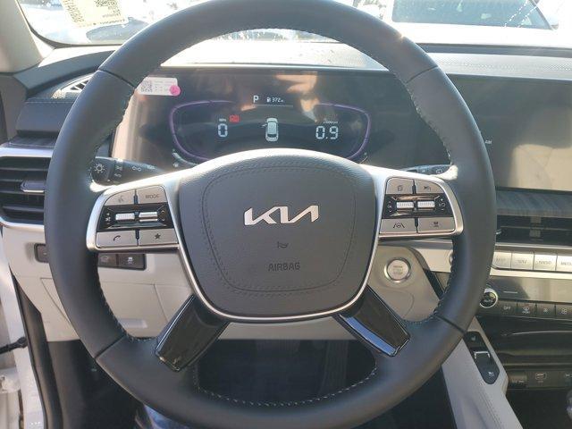 Photo of 2025 Glacial White Pearl Kia Telluride