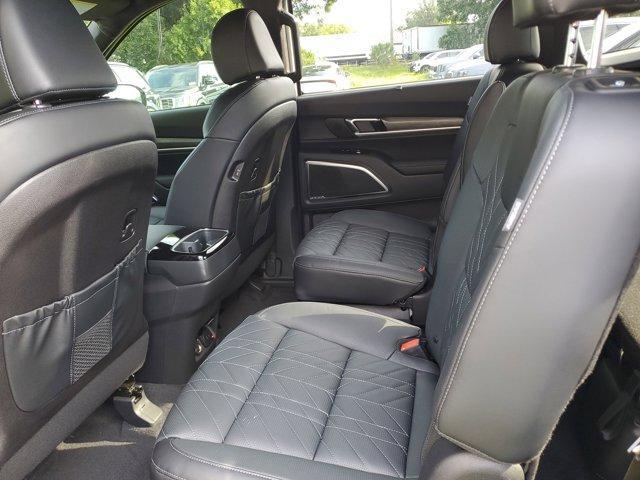 Photo of 2025 Wolf Gray Kia Telluride