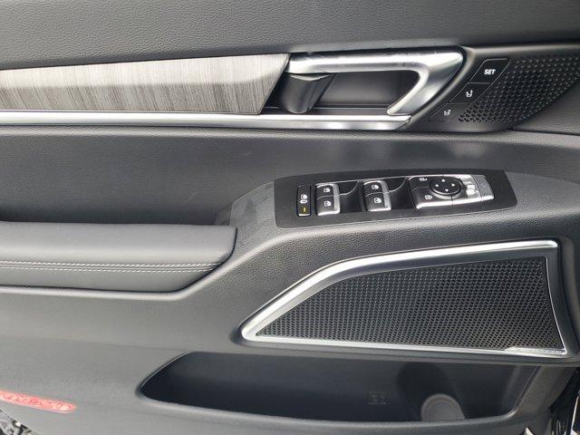 Photo of 2025 Ebony Black Kia Telluride