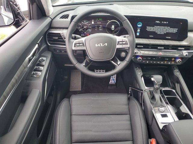 Photo of 2025 Ebony Black Kia Telluride