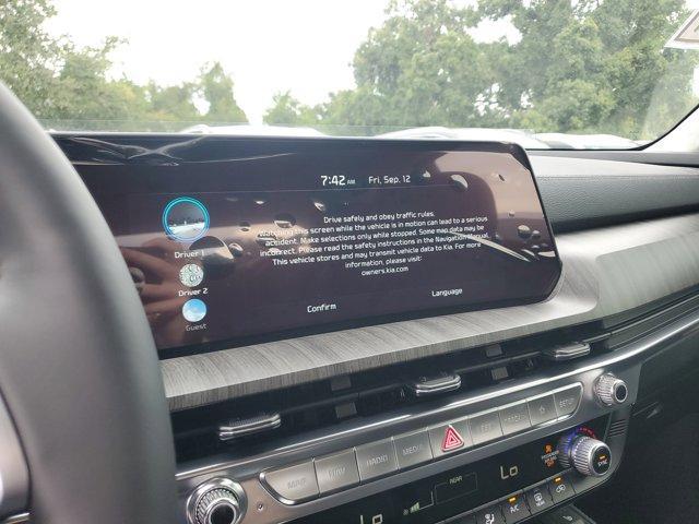 Photo of 2025 Ebony Black Kia Telluride
