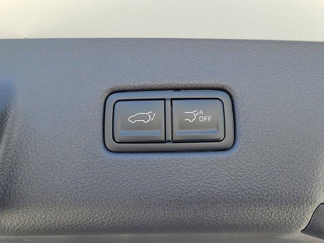 Photo of 2025 Ivory Silver Kia Carnival Hybrid