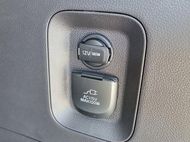 Photo of 2025 Ivory Silver Kia Carnival Hybrid