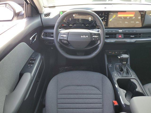 Photo of 2025 Snow White Pearl Kia K4
