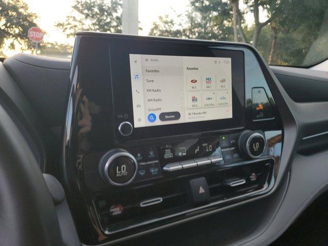 Photo of 2023 Magnetic Gray Metallic Toyota Highlander