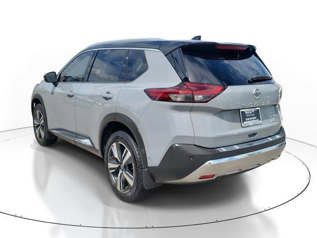 Photo of 2021 Solid Gray / Black Nissan Rogue