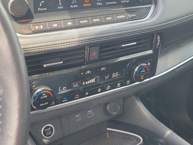 Photo of 2021 Solid Gray / Black Nissan Rogue
