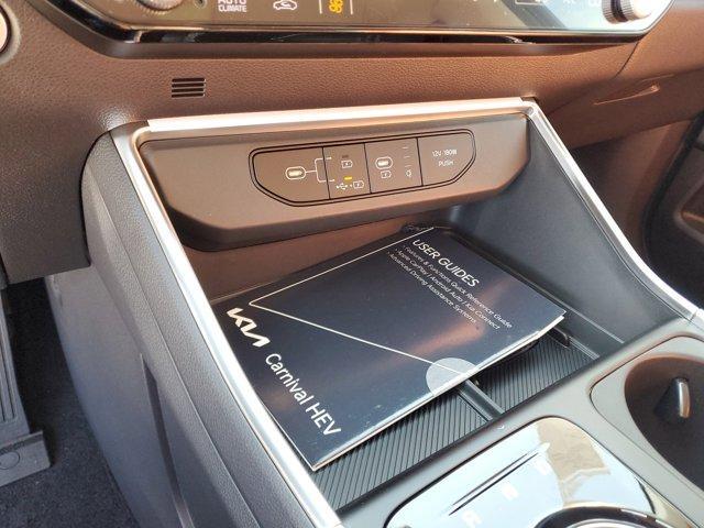 Photo of 2026 Aurora Black Pearl Kia Carnival Hybrid