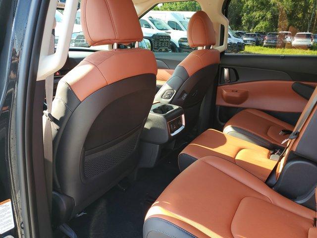 Photo of 2026 Aurora Black Pearl Kia Carnival Hybrid