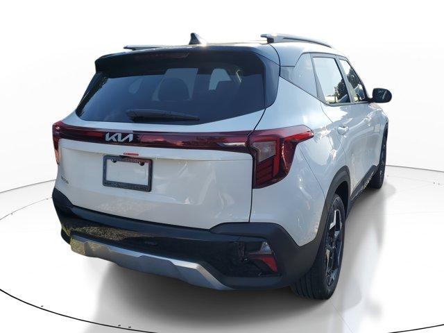 Photo of 2025 Clear White / Black Roof Kia Seltos