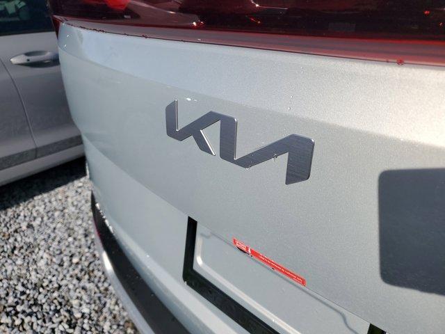 Photo of 2025 Ivory Silver Kia Carnival