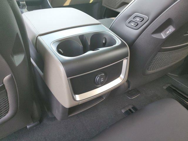 Photo of 2025 Ivory Silver Kia Carnival