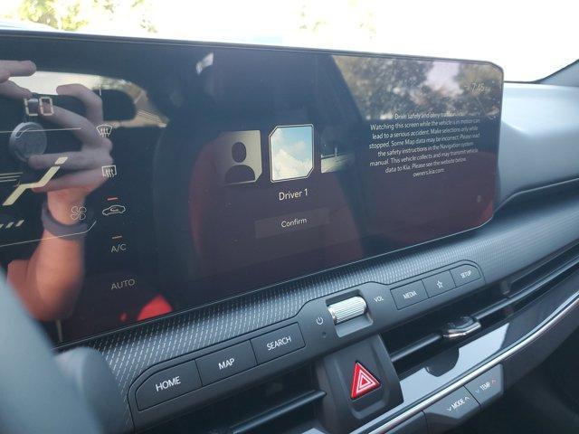 Photo of 2025 Aurora Black Pearl Kia K4