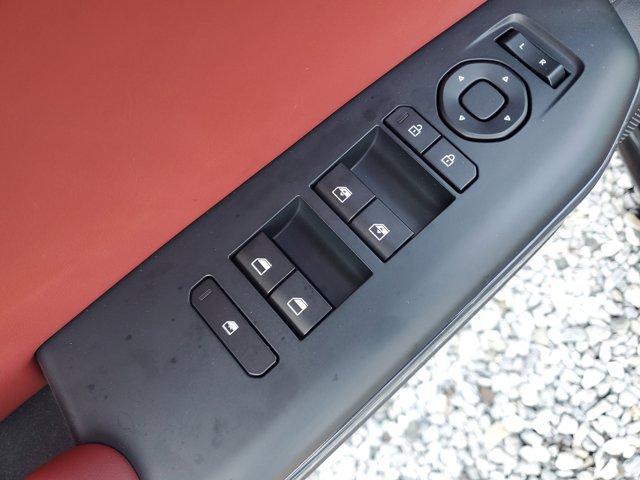 Photo of 2025 Aurora Black Pearl Kia K4