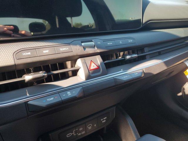 Photo of 2025 Aurora Black Pearl Kia K4
