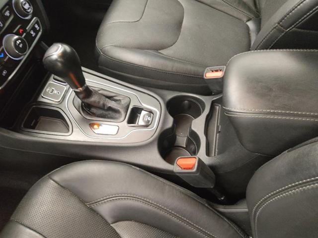 Photo of 2021 Diamond Black Crystal Pearlcoat Jeep Cherokee