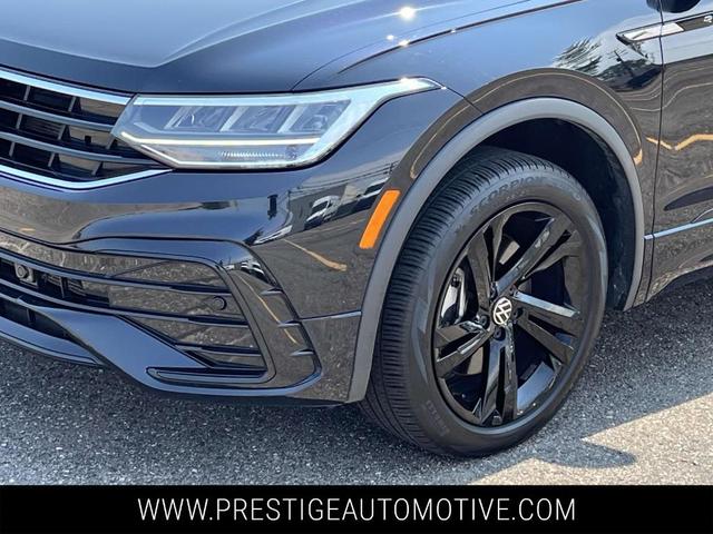 Photo of 2023 Deep Black Pearl Effect Volkswagen Tiguan