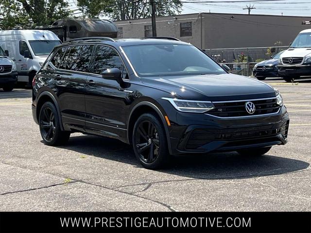 Photo of 2023 Deep Black Pearl Effect Volkswagen Tiguan