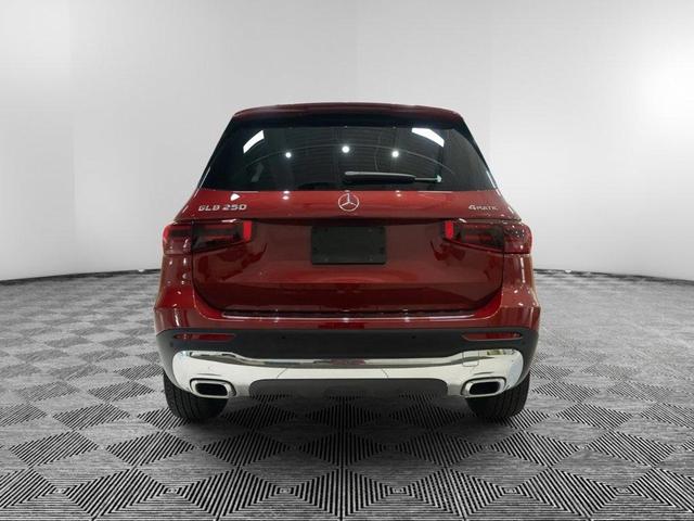 Photo of 2025 MANUFAKTUR Patagonia Red Metallic Mercedes-Benz GLB 250