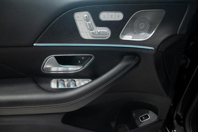 Photo of 2022 Black Mercedes-Benz GLE 350