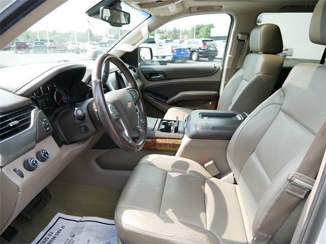 Photo of 2016 Iridescent Pearl Tricoat Chevrolet Suburban