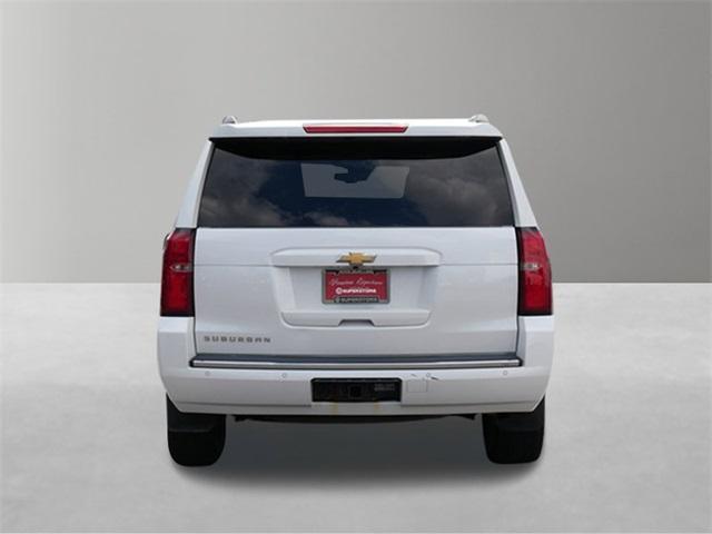 Photo of 2016 Iridescent Pearl Tricoat Chevrolet Suburban