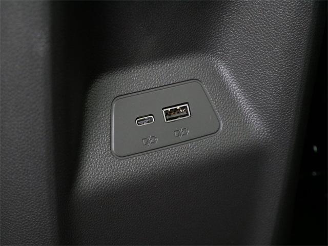 Photo of 2025 Summit White Buick Envision