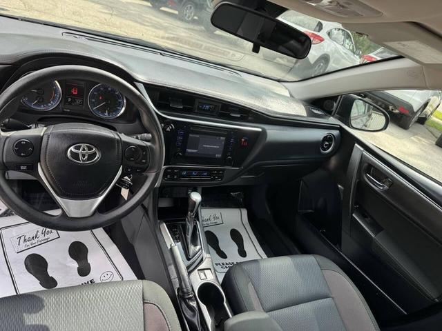 Photo of 2019 Gray Toyota Corolla