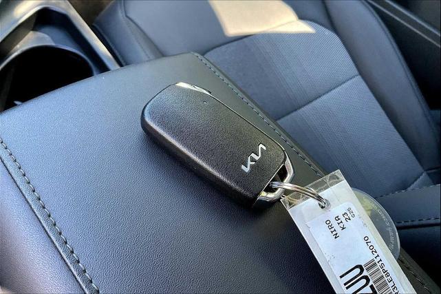 Photo of 2023 Aurora Black Pearl Kia Niro
