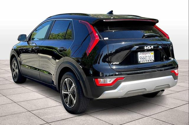 Photo of 2023 Aurora Black Pearl Kia Niro
