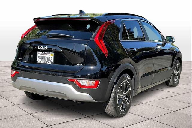 Photo of 2023 Aurora Black Pearl Kia Niro
