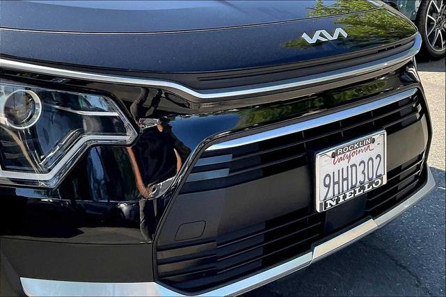 Photo of 2023 Aurora Black Pearl Kia Niro