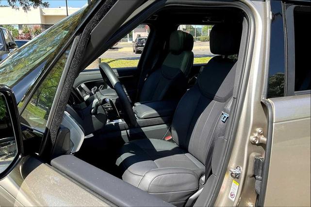 Photo of 2025 BATUMI GOLD Land Rover Range Rover