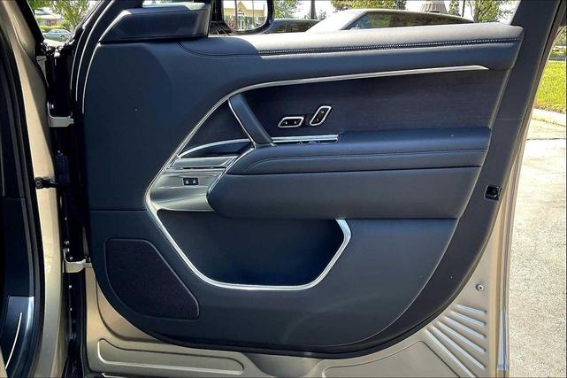 Photo of 2025 BATUMI GOLD Land Rover Range Rover