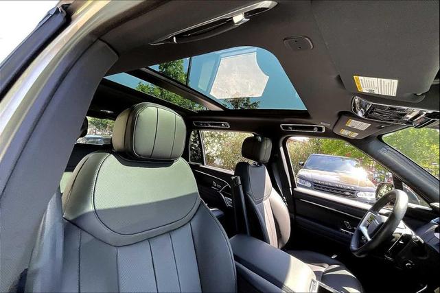 Photo of 2025 BATUMI GOLD Land Rover Range Rover