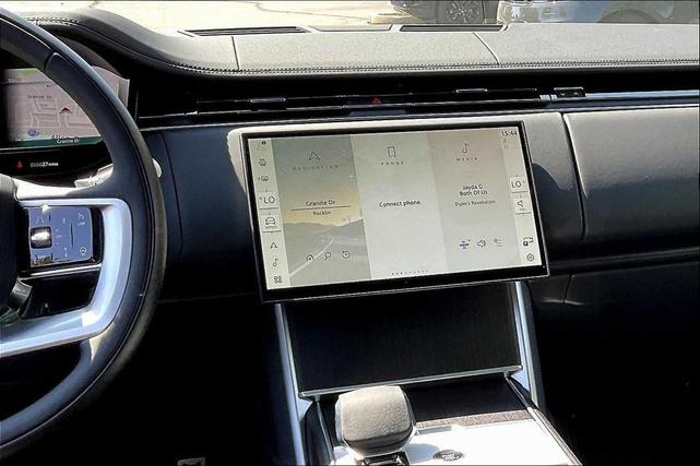 Photo of 2025 BATUMI GOLD Land Rover Range Rover
