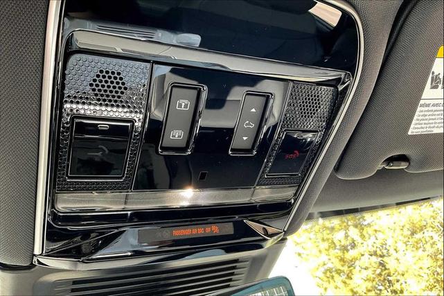 Photo of 2025 BATUMI GOLD Land Rover Range Rover