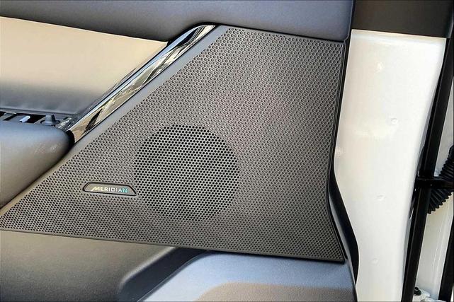 Photo of 2026 Fuji White Land Rover Range Rover Velar