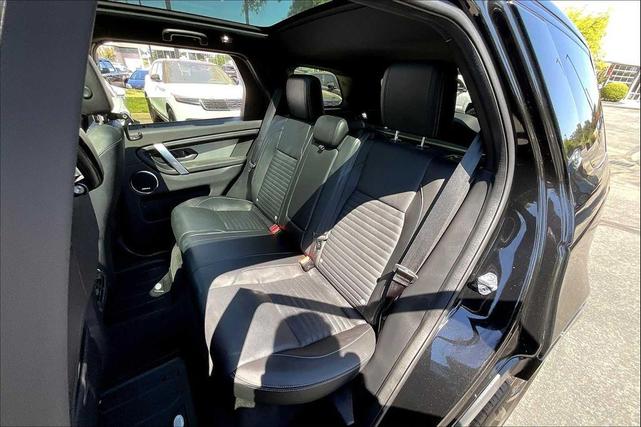 Photo of 2024 Santorini Black Metallic Land Rover Discovery Sport