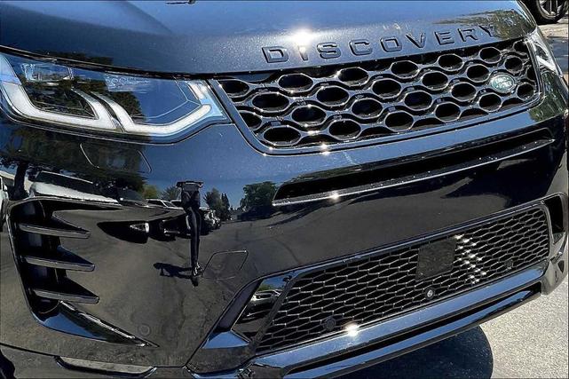 Photo of 2024 Santorini Black Metallic Land Rover Discovery Sport
