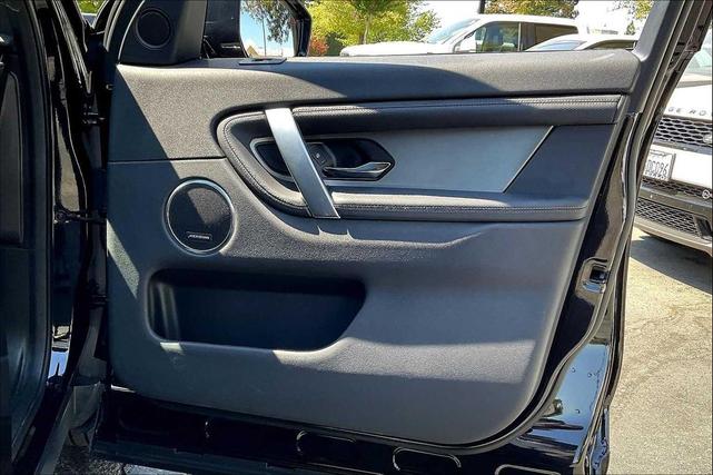 Photo of 2024 Santorini Black Metallic Land Rover Discovery Sport