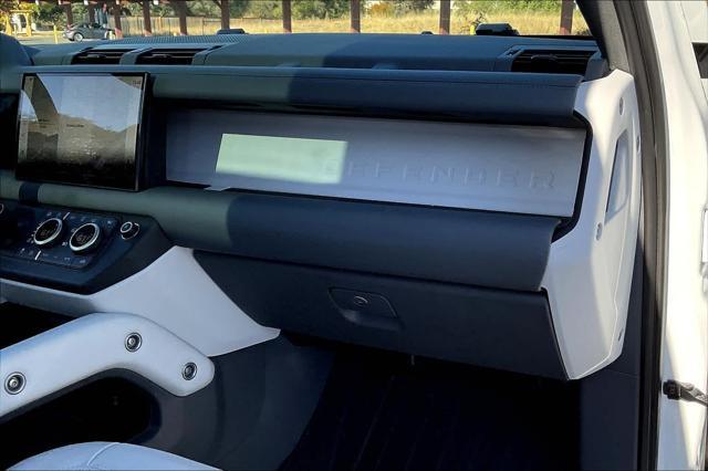 Photo of 2025 Fuji White Land Rover Defender