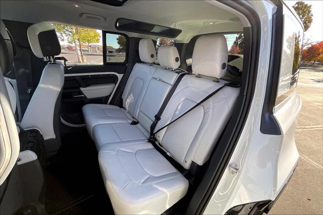 Photo of 2025 Fuji White Land Rover Defender