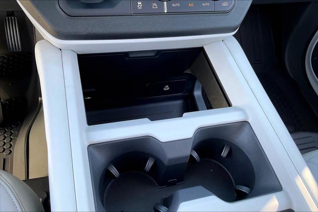 Photo of 2025 Fuji White Land Rover Defender
