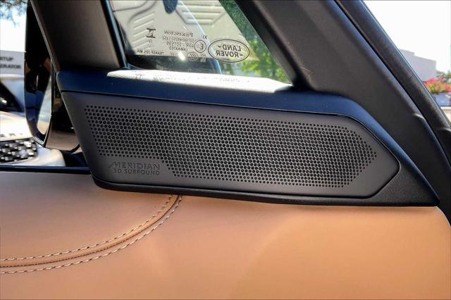 Photo of 2025 VARESINE BLUE Land Rover Range Rover